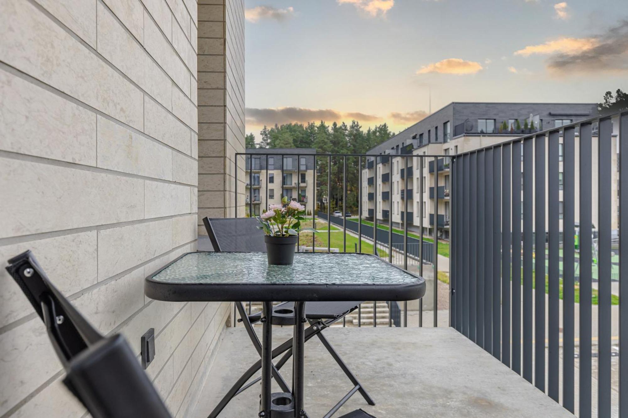 Fantasy House, Cozzy Apartmens, Free Parking, Long Stays Welcome Vilnius Exterior photo